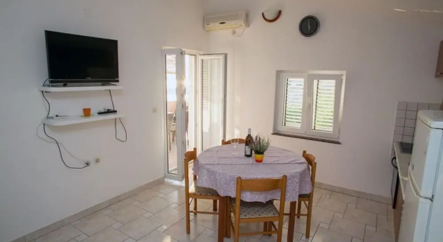 Egidio - 100m From the sea - A7, Rezerwuj Hotel Zuboviсi 