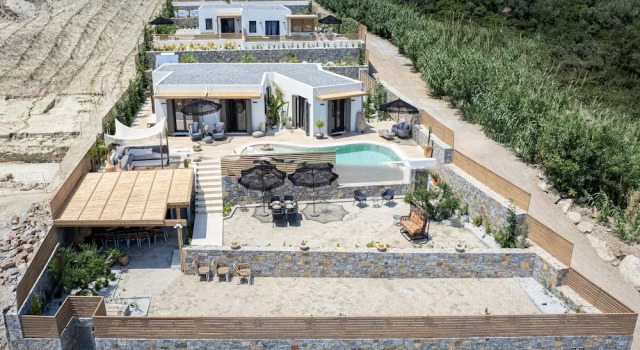 Люкс Mnḗmē Suites & Villas