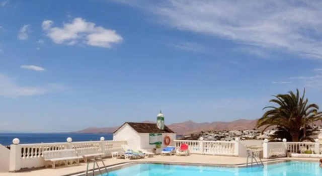 Budda house Puerto del carmen., Забронировать Отель Отели Канарских островов с бассейном, Бассейн