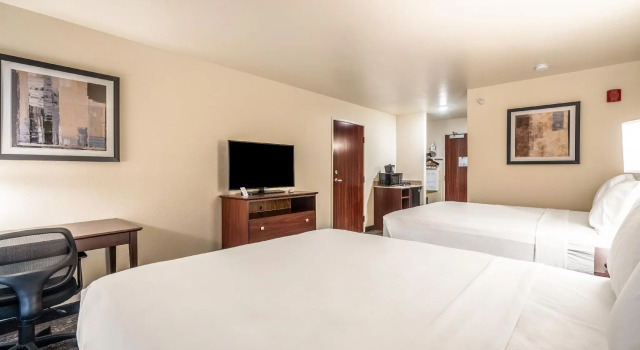 Четырёхместный номер Standard Cobblestone Inn & Suites - Pine Bluffs