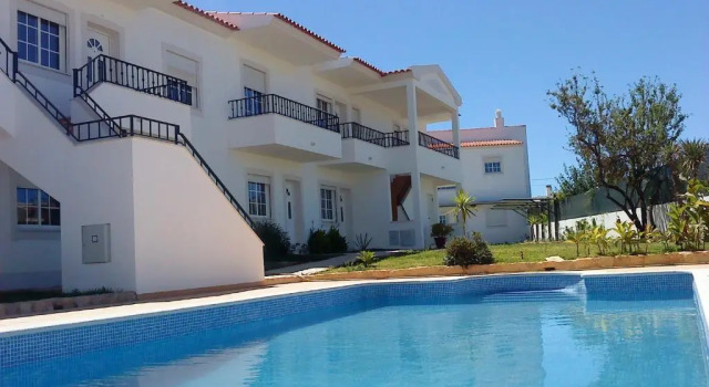 Апартаменты Albufeira 1 Bedroom Apartment 5 min From Falesia Beach and Close to Center! J