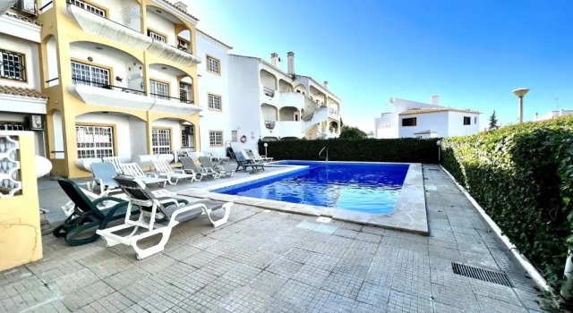 Quarteira Classic With Pool by Homing