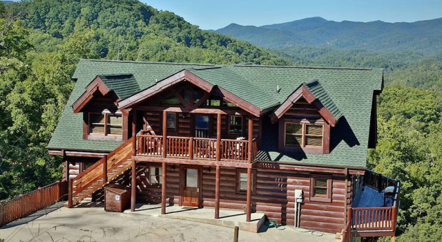 Picture Perfect 7 Br cabin by RedAwning
