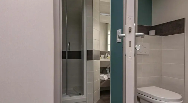Семейный номер Standard Logis Hotel Restaurant Auberge De La Sélune