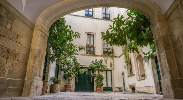 Palazzo Bernardini, Varaa Bed and Breakfast Lecce Salento, lähellä Lecce Castle
