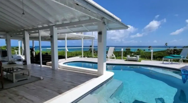 Вилла Unique Rare Villa! Retreat Style, Full Sea Views With Private Pool & Hot Tub! 3 Bedroom Villa by RedAwning