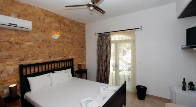 Maistrali, Prenota Hotel Alopronia Sikinos