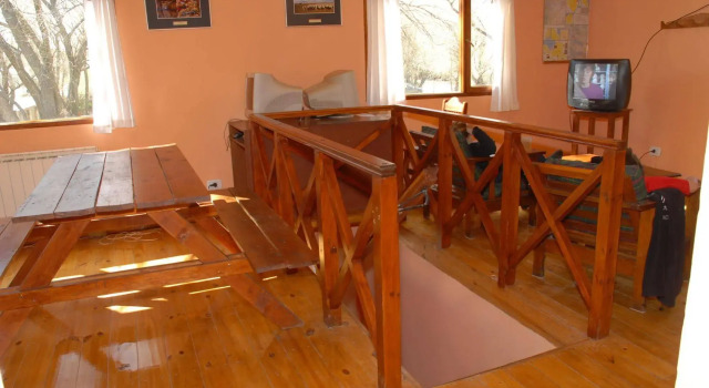 Camping y Hostal El Ovejero