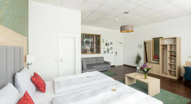 Трёхместный номер Standard Pallas Hotel