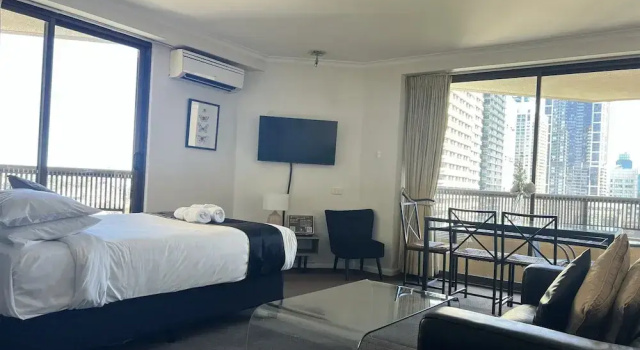 Апартаменты Superior с балконом и с видом на парк Paxsafe Sydney Hyde Park Private Apartments - Roof Top Retreat & Pool