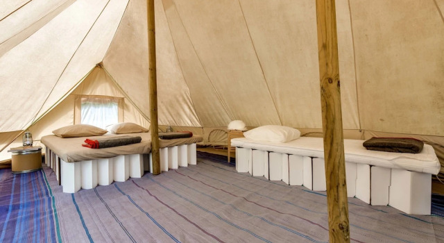 Tentes Lodges Atypik Nomad, Забронировать Кемпинг Отели Isère с бассейном, Бассейн
