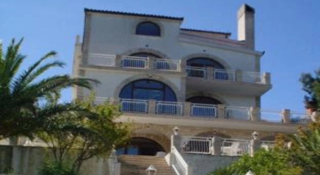 Villa Corona, Забронировать Отель Отели в центре Округ-Доний с завтраком, отели в центре Округ-Доний с завтраком