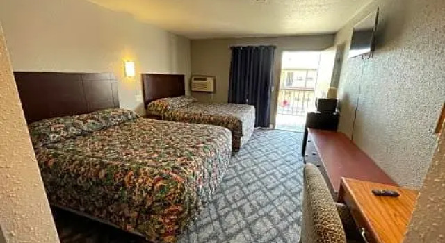 Двухместный номер Superior American Inn Council Bluffs