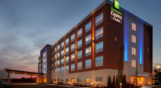 Holiday Inn Express & Suites Cincinnati North - Liberty Way, Book Hotel West Chester Ohio