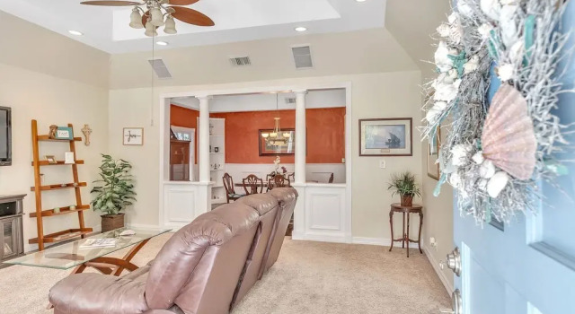 Heaven On Earth In The Historic District 3 Bedroom Home by Redawning, Забронировать Отель Галвестон Texas Gulf Coast, рядом с UTMB Health John Sealy Hospital