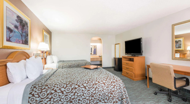Четырёхместный номер Standard Days Inn by Wyndham New Braunfels