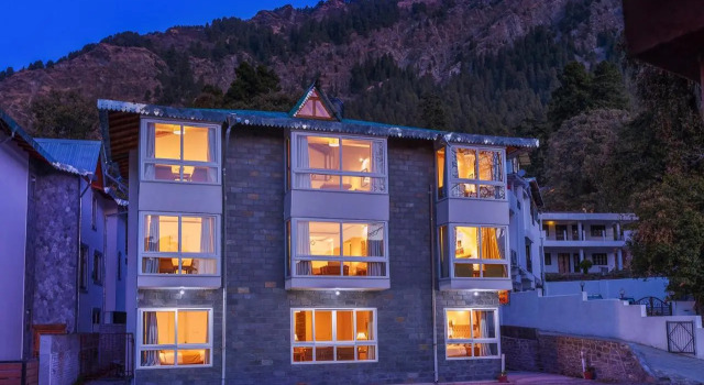 The Pinewood, Nainital by Leisure Hotels, Rezervovat Hotel Nainital Uttarakhand
