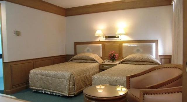 Двухместный номер Deluxe Dhevaraj Hotel