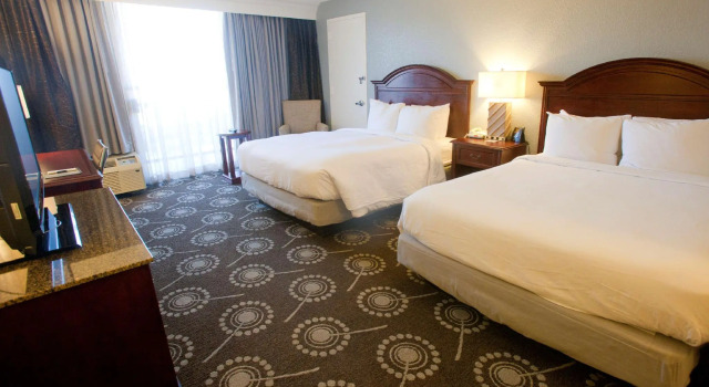 Четырёхместный номер Standard Wyndham Midland Downtown