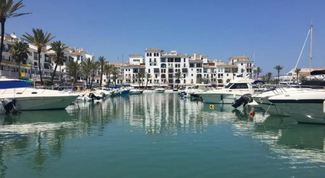 Апартаменты 2233-Lovely 2 bedrooms on the beach, pool and port