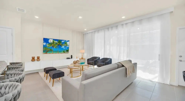 Коттедж Stylish 5BR Home With Mickey Cars Rooms
