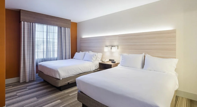 Четырёхместный люкс Holiday Inn Express Lexington by IHG