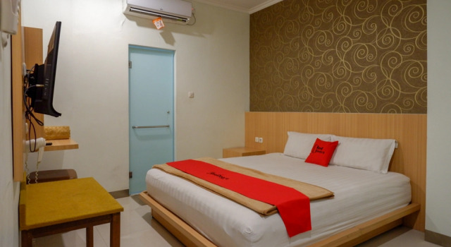 RedDoorz Plus near Malioboro Area, Забронировать Отель Виробраян Нгабеин
