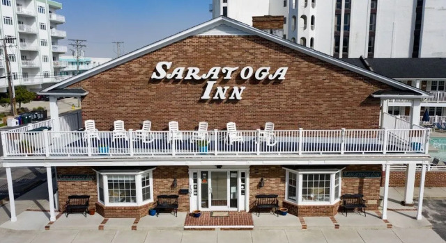 Saratoga Resort, Rezerwuj Ośrodek wypoczynkowy Hotele w Wildwoods Beach z parkingiem, Parking