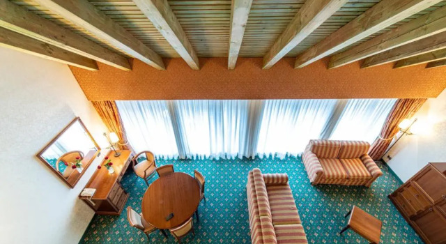 Люкс Lux Garden Hotel