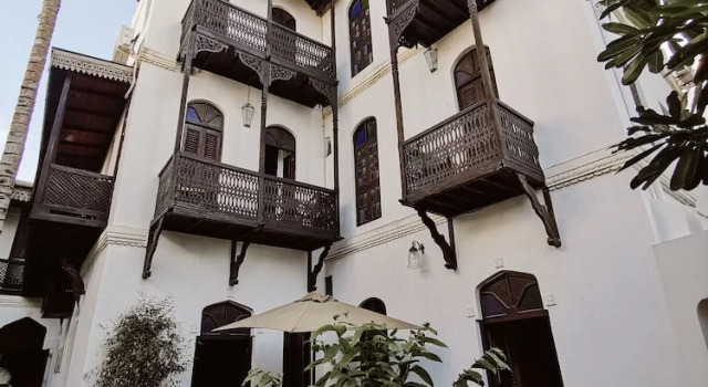 Kholle House