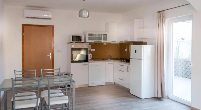 Apartments Nada Bojanić, Забронировать Апартаменты/квартира Хвар Остров Хвар, рядом с Частный Пляж «Си Ю Румс»