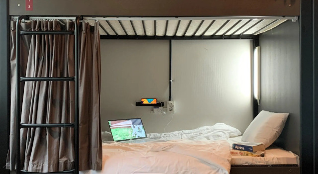 Кровать в общем номере (мужской номер) Mido Hostel