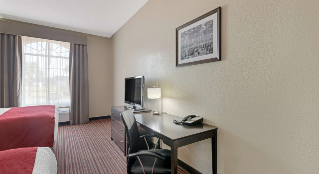 Четырёхместный номер Standard Best Western Plus Bradbury Inn and Suites