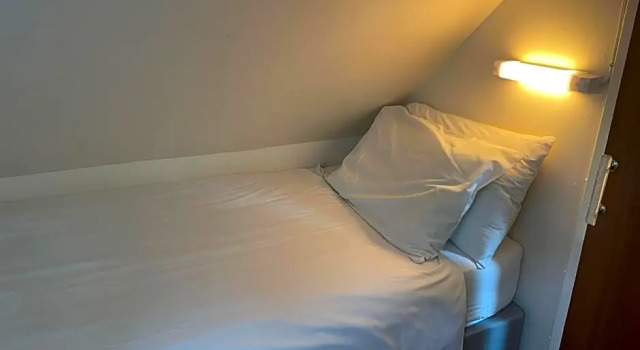 Номер Deluxe OYO Eastbank Hotel