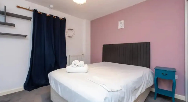 Cosy 1 Bedroom Flat in Shadwell, Забронировать Отель Отели Лондона 3 звезды, рядом с The Medieval Banquet, 3*