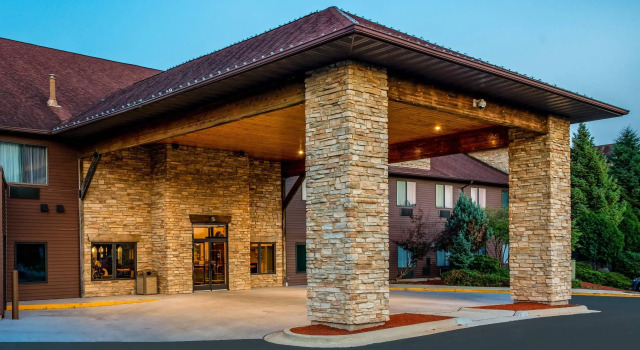 Riverview Inn & Suites, an Ascend Collection Hotel, Забронировать Отель Отели Иллинойс 3 звезды, 3*