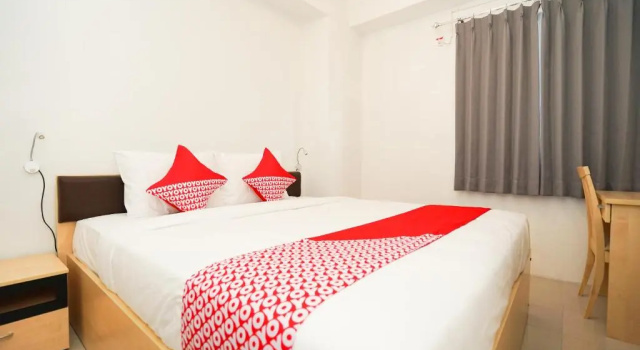 Двухместный номер Deluxe OYO Flagship 910 Menara Rungkut Surabaya