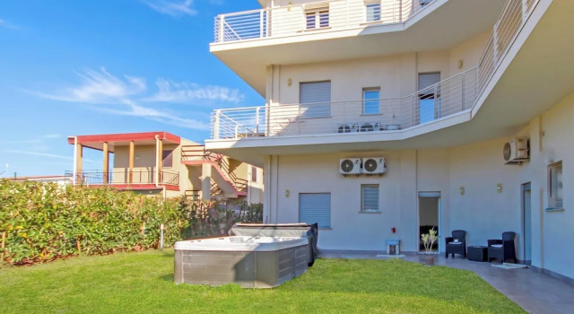 Casa Smeralda a 200m From The Sea, Book Apartment Hotels in Sicily with Parking, Parking