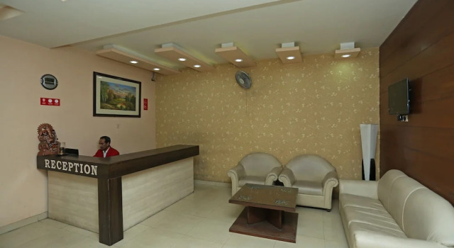 OYO 2667 Hotel Kolam, Rezervovat Hotel  