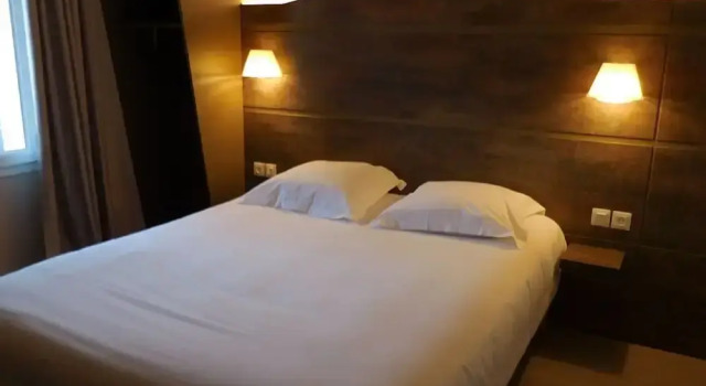 FastHotel Montmarault - Auberge du Grand Champ, Book Hostel / Vandrerhjem Hostels i Burgund, Hostel / Vandrerhjem