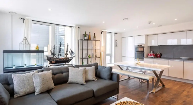 Stunning Brentford Penthouse