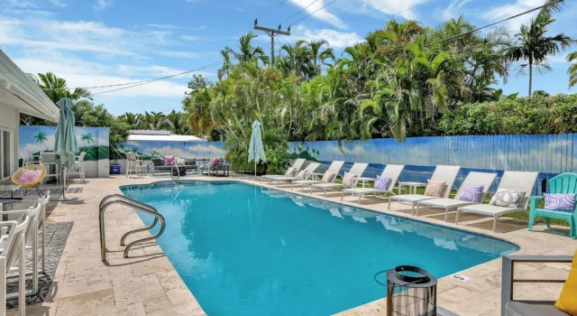 Коттедж Seabreeze - 6BR Pool and Steps to Beach