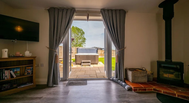 The Stables, Забронировать Дом для отпуска Хейлсуорт Суффолк