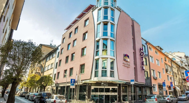 Art Plaza Hotel