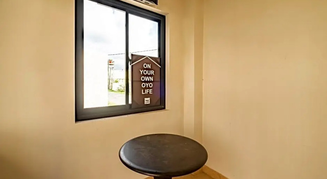 Oyo Life 2673 Rosewood Residence, Rezervovat Hotel Karawang West Java