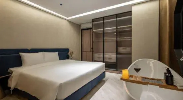 Номер Standard iRest Signature Ba Dinh Lakeside