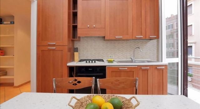 Gorgeous Halldis apartment (90 sqm) with 2 balconies just 50m from Pia