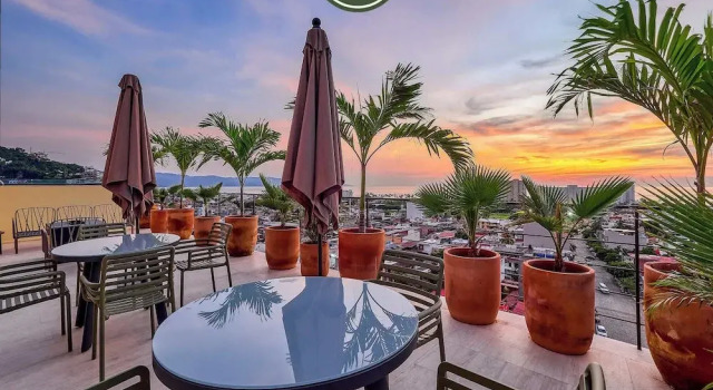 Апартаменты Corner 2 BR Condo - Rooftop Pool With Oceanview