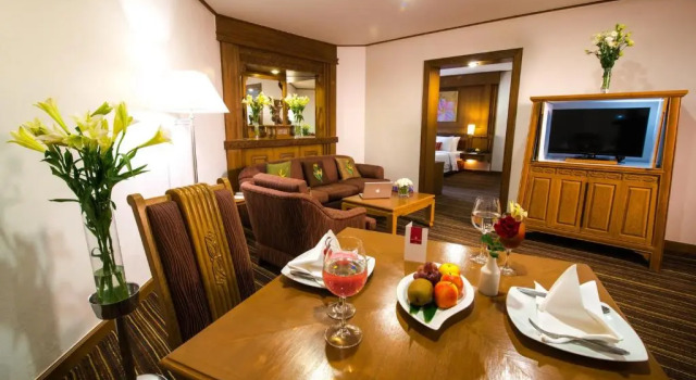 Полулюкс Sima Thani Hotel