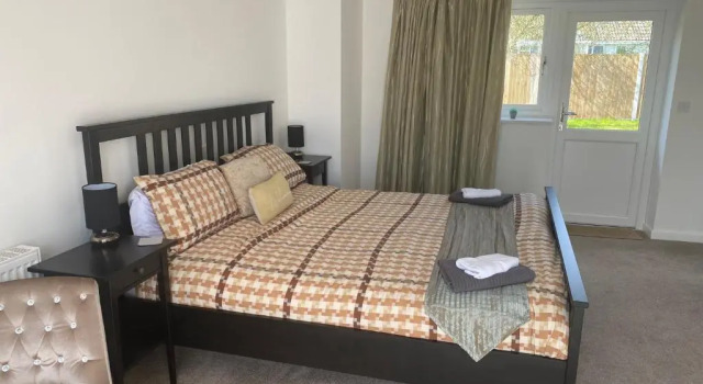 Number 6 - Lytton Tree Lodge, Reydon, Southwold, Забронировать Отель Саутволд Суффолк, рядом с Pier